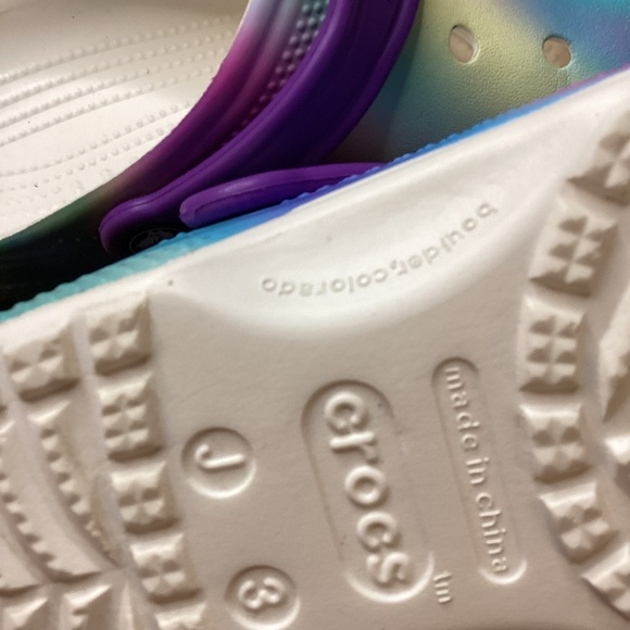 Crocs NWOT Youth Size J 3 Classic Solarized Clogs | Tie Dye Crocs| Slip On Shoes - Picture 7 of 7